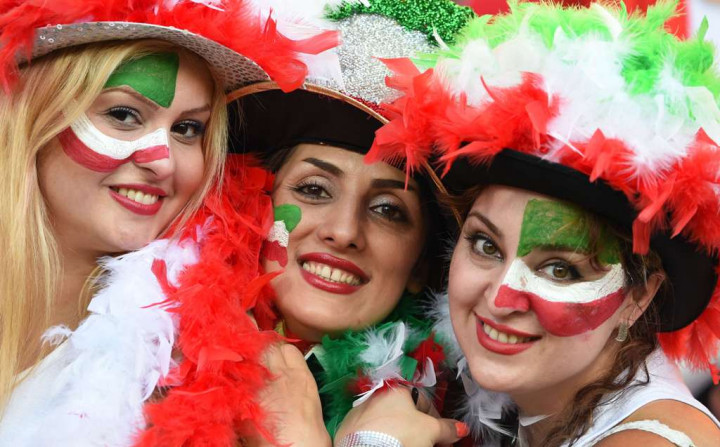 Penggawa Iran Dilarang <i>Selfie</i> Bareng Fan Wanita 