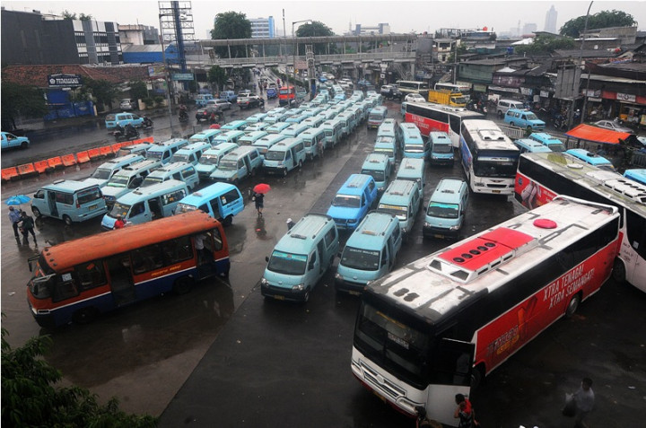 BBM Sudah Turun, Tarif Angkot di Depok Belum Berubah
