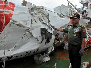 Nelayan Kotabaru Temukan Moncong AirAsia     