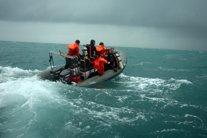 BMKG: Area Evakuasi Badan Pesawat AirAsia QZ8501 Didominasi Hujan