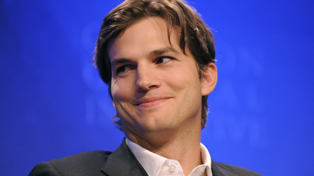 Ashton Kutcher Saksi Kasus Pembunuhan Kekasihnya 