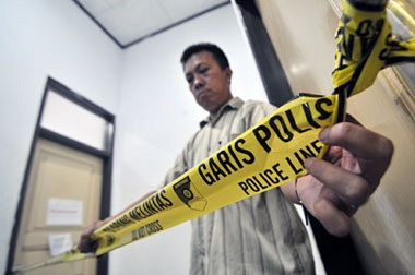 Teras Kantor Pemkab Aceh Timur Ambruk