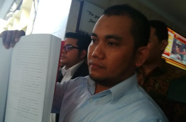 Adnan Pandu Dilaporkan Rampok Saham Perusahaan Daerah 