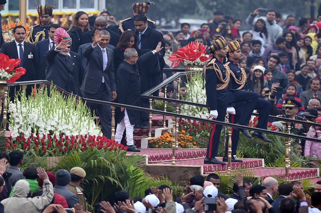 Presiden AS Barack Obama bersama PM India Narendra Modi dan beberapa petinggi lainnya dalam perayaan Hari Republik di New Delhi, India, Senin (26/1/2015) - AFP / ROBERTO SCHMIDT