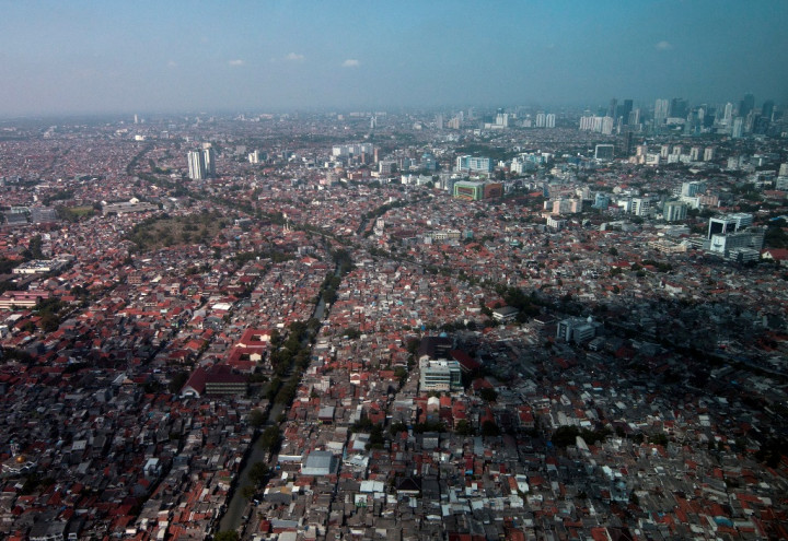 Pemerintah & Komisi VII DPR Sepakat Turunkan Target PE 2015 Jadi 5,7% 