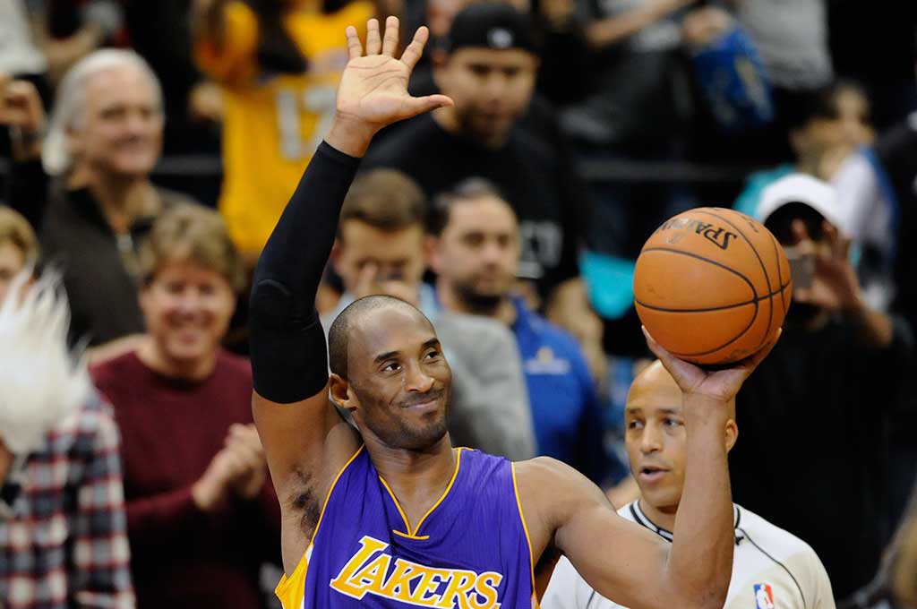 Kobe Bryant Operasi Bahu