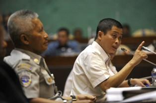 Tahun Depan, Jonan Bakal Ambil Alih Pengelolaan Jembatan Timbang