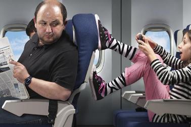 Yang Paling Bikin Kesal saat Berada di Pesawat
