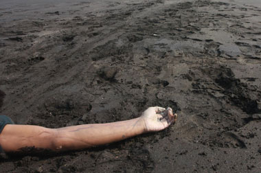 Duh! Kakek 62 Tahun Tewas Tergeletak di Pantai