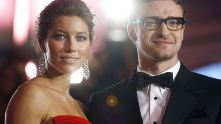 Justin Timberlake Cium Perut Istrinya yang Hamil 