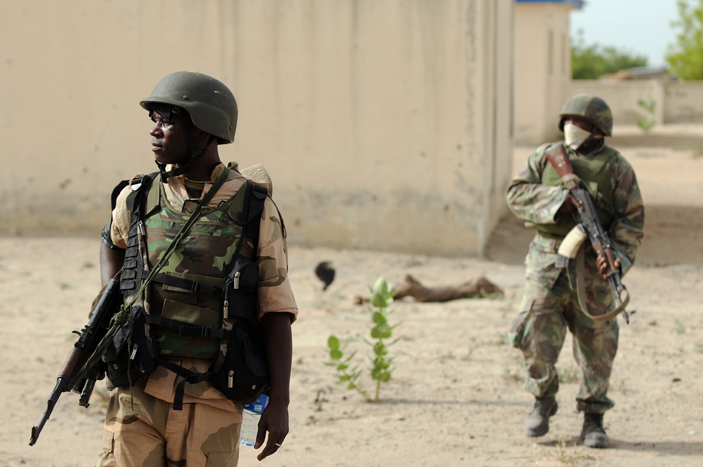 Tentara berpatroli di area dekat Maiduguri, Nigeria - AFP / Quentin Leboucher