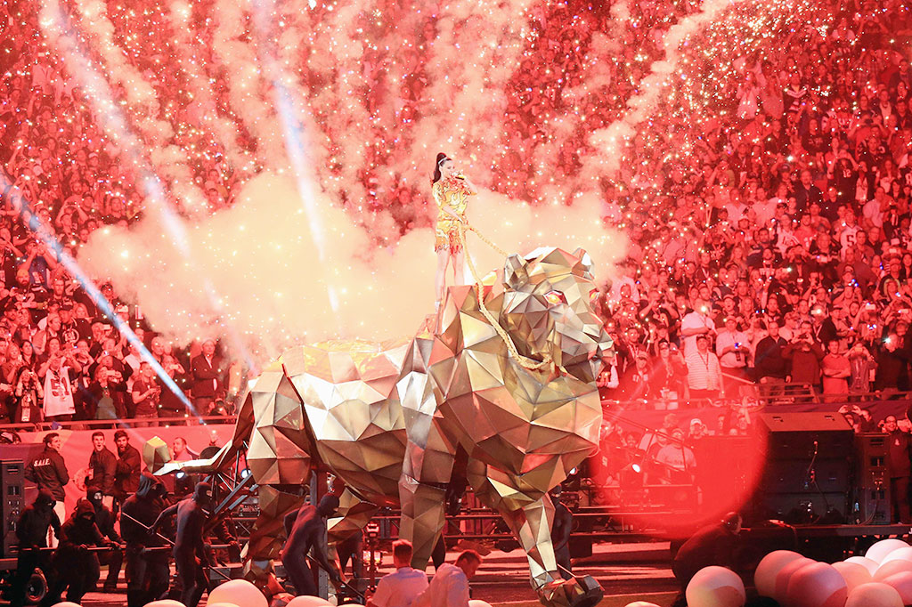 Penampilan Superenergik Katy Perry di Super Bowl XLIX
