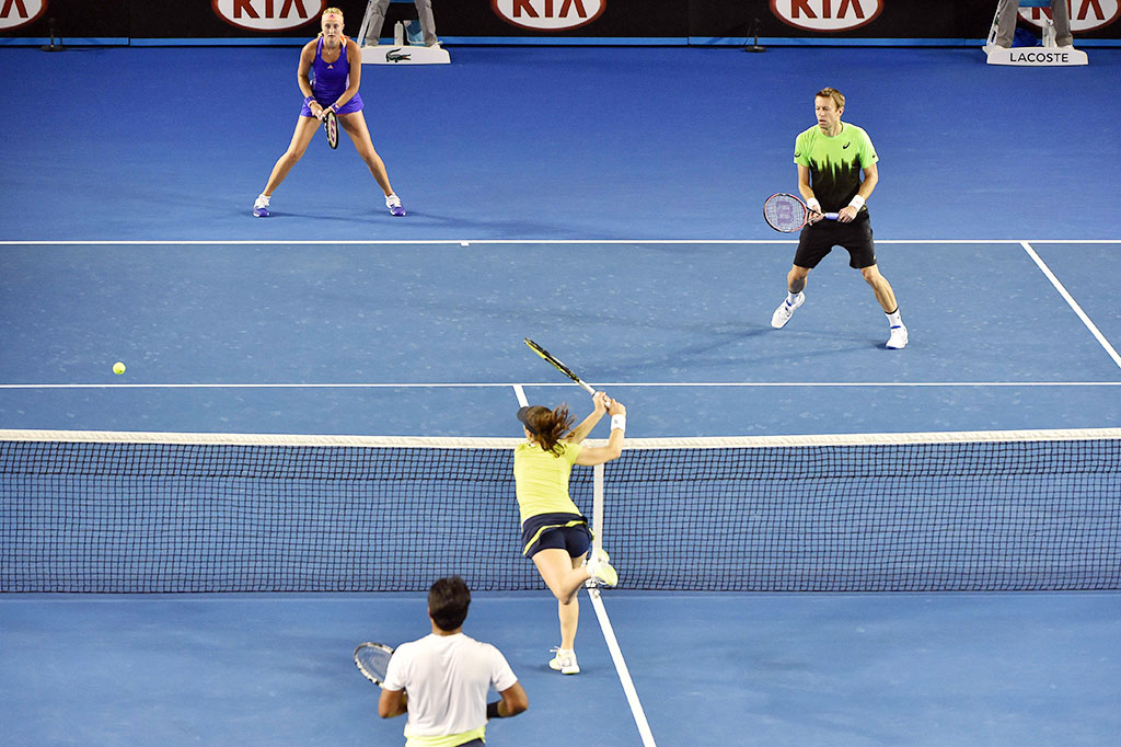 Martina Hingis Juara Australia Terbuka di Partai Ganda Campuran