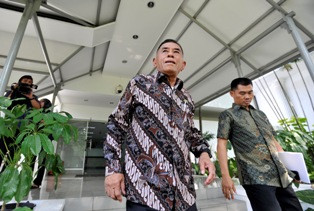 Pertemuan Presiden-Panglima Singgung Netralitas TNI di Kisruh Polri-KPK