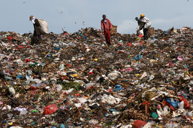 Uh! Bau Sampah Busuk Selimuti Sebagian Cirebon 3 Hari Ini 