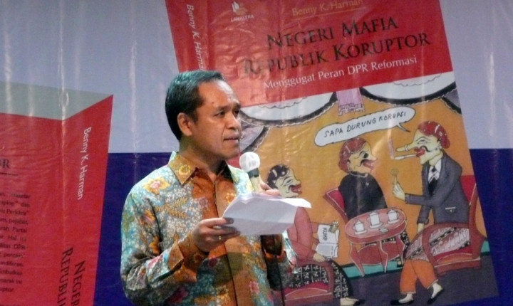 Benny: Apa Benar Anda Jual Foto Syur Abraham Samad Rp500 Juta?