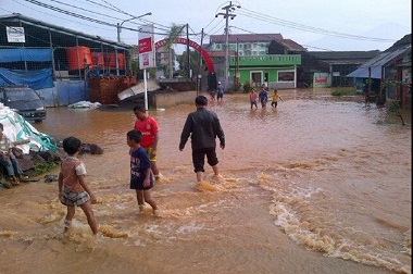 Warga Korban Banjir di Arcamanik Bandung Butuh Air Bersih