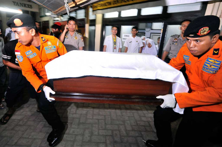 72 Korban AirAsia QZ8501 Berhasil Teridentifikasi 