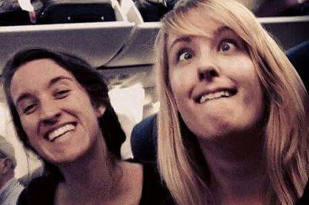 Dua wisatawan AS yang dideportasi (Foto: Mirror)