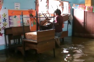 Kali Lamong Meluap, Siswa SD Diliburkan