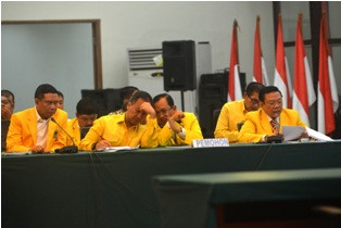 Agung Minta Mahkamah Golkar Tak Akui Munas Ical