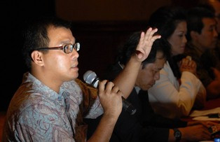 Jokowi Meminta KPK dan Polri Tidak Lakukan Manuver