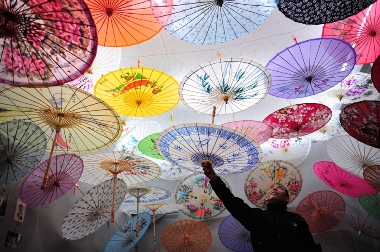 Payung, Karya Seni Sejati dari 'Negeri Tirai Bambu' 