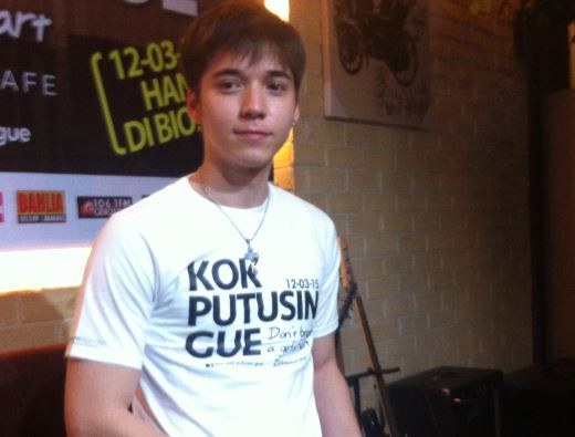 <i>Playboy</i>, Stefan William <i>Putusin</i> Dara The Virgin  