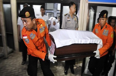 ​8 Jenazah dan 2 Potongan Tubuh Korban AirAsia Teridentifikasi