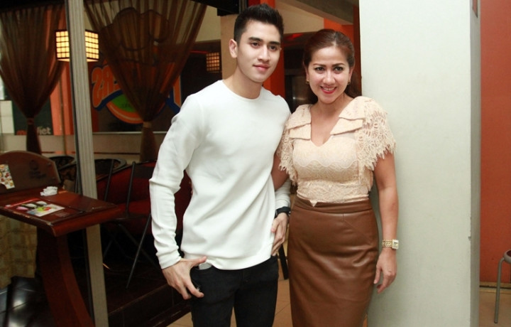 Valentine's Day, Venna Melinda Minta Bunga kepada Pria Ini