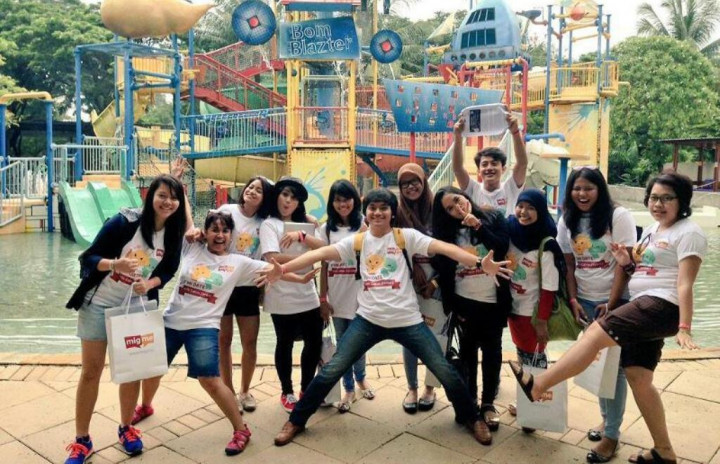 Calvin Jeremy Rayakan Valentine dengan Penggemar