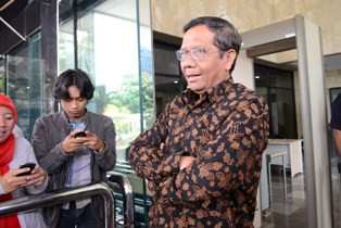 Mahfud MD Sebut KPK tak Berwenang Tangani Budi Gunawan