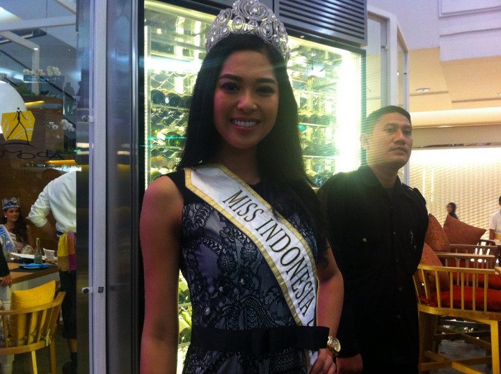 Pensiun dari Miss Indonesia 2014, Maria Rahajeng Fokus <i>Ngehost</i>