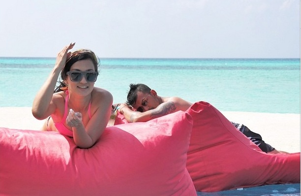 Mengintip Bulan Madu Atiqah Hasiholan & Rio Dewanto