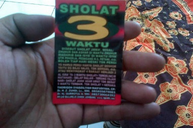 Stiker Salat 3 Waktu Beredar, Warga: Jangan Sampai Ada Aliran Baru