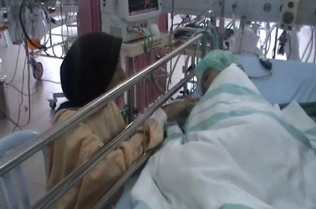 Salah Satu Balita Kembar Siam Surabaya Jalani Operasi Rekonstruksi Anus