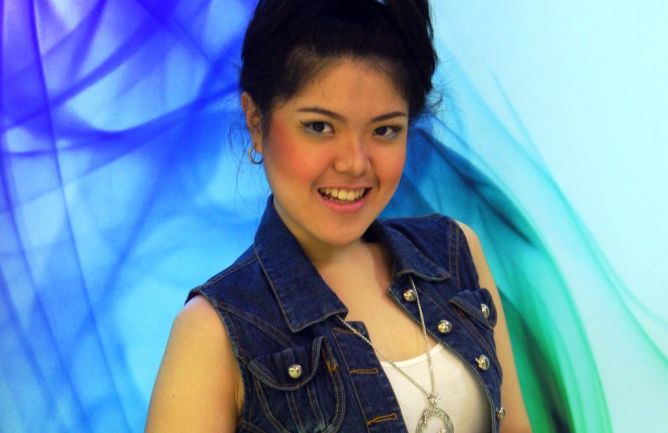 Ingin Rezeki Berlapis, Tina Toon Sediakan Lapis Legit