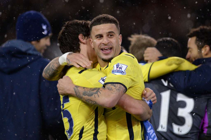 Bek Tottenham Jadi Prioritas Belanja MU