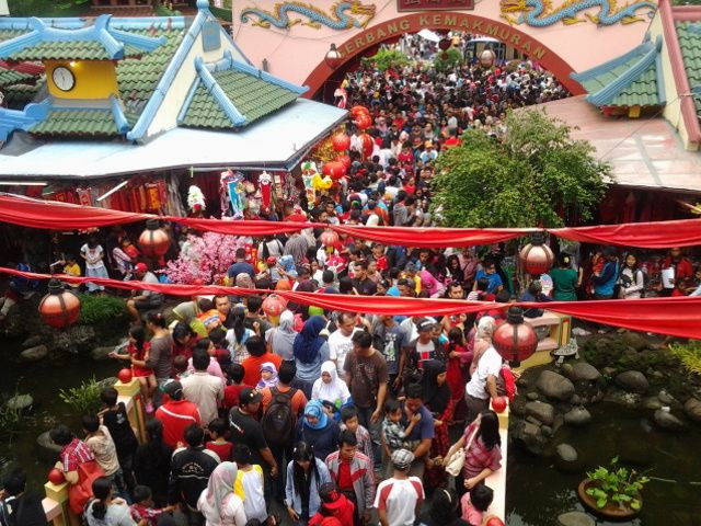 Imlek, Kampoeng Cina Cibubur Dibanjiri Ribuan Orang