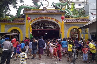 Ke Wihara untuk Nonton Barongsai atau Cari Angpao? 