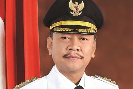 Isak Tangis Sejumlah Warga Cirebon, Iringi Pemakaman Ano Sutrisno