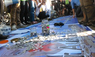 Tonny Abbott Wajib Minta Maaf   