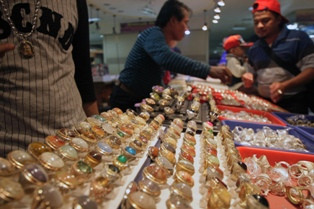 <i>Booming</i>, Penambang Emas Bengkulu pun Beralih Cari Batu Akik