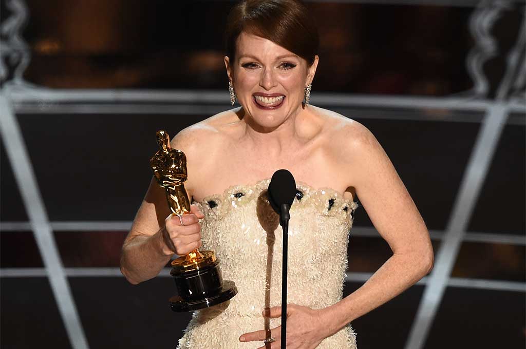 Julianne Moore Menangkan Oscar untuk Aktris Terbaik