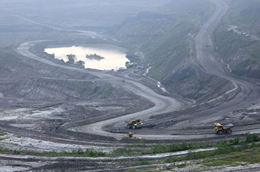 Bisnis Batubara Lesu, Adaro Hentikan Investasi Alat Berat 