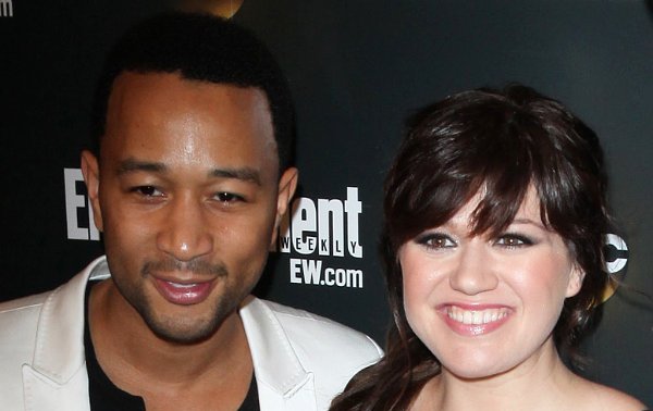 Kelly Clarkson Berduet dengan John Legend di Single Terbaru 