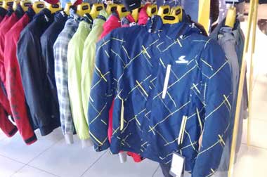 WR Parka dari RS Taichi, Jaket <i>Riding</i> Bagi Skuteris 