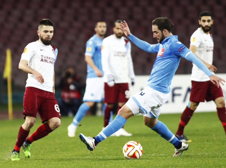 Menang Agregat 5-0, Napoli Melaju Mulus ke 16-Besar Liga Europa