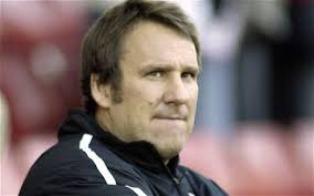 ​Legenda Arsenal Jagokan Chelsea Menangkan Capital One Cup