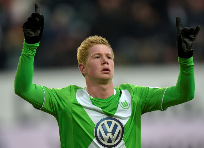 Selebrasi Kevin De Bruyne usai mencetak gol untuk Wolfsburg (Foto: AP Photo/Martin Meissner)